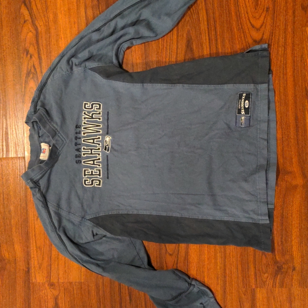 3/$30 - VIntage Seahawks Sweatshirt - L - unisex